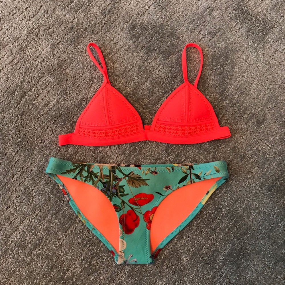 Triangl Bikini Top in orange-red